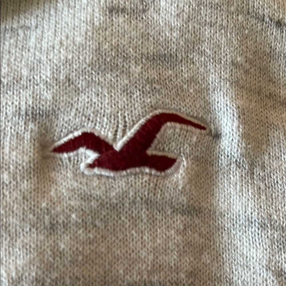 Hollister Gray Crewneck Sweater Classic Knit - Picture 3 of 3